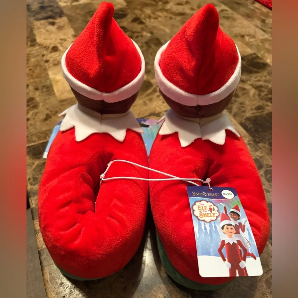Festive NWT  Elf Kids Slippers - Red and Green. Size kids 9/10